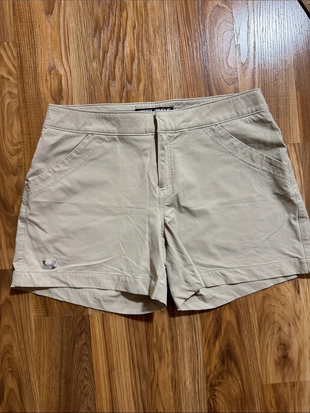 Under Armour Women’s Golf Shorts 8